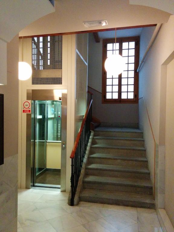 Apartamentos Dana Sol Madrid Exteriér fotografie